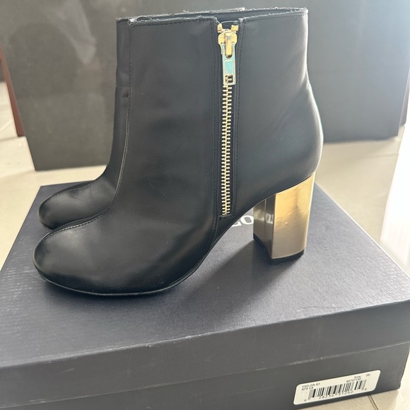 Lord & Taylor Exelda Heels size 37.5 - Picture 2 of 6